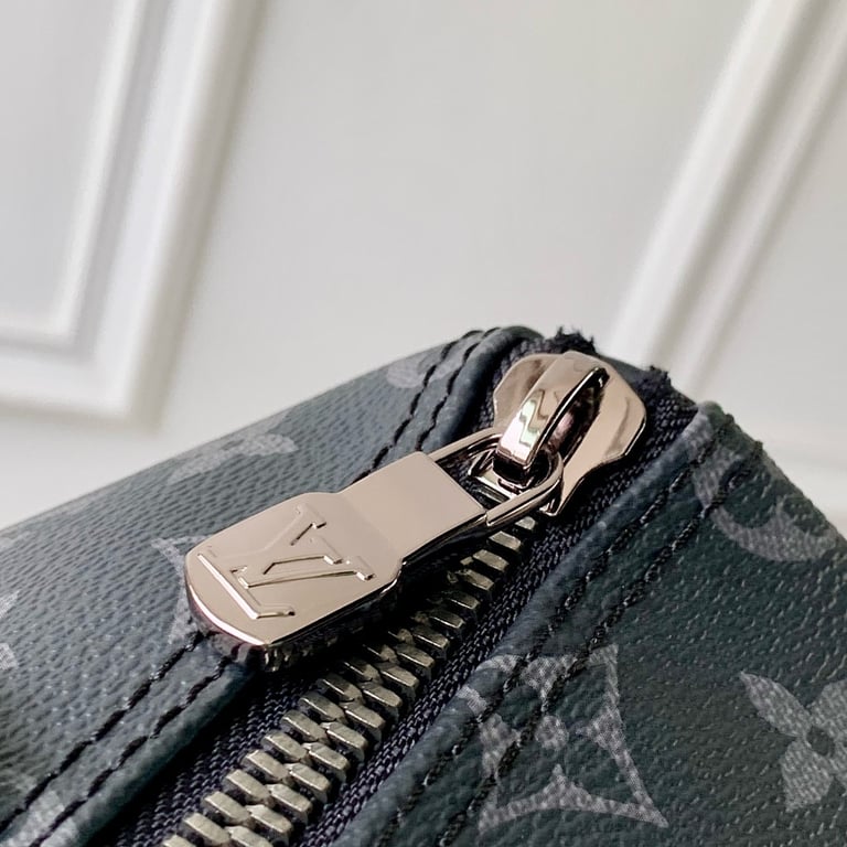 Louis Vuitton Keepall Bandoulière 25 Monogram Eclipse Green M25885 - 4