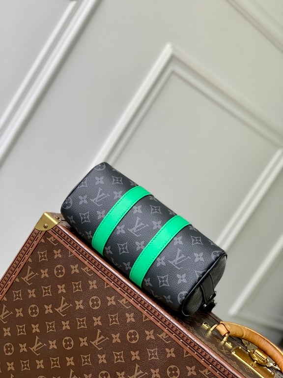 Louis Vuitton Keepall Bandoulière 25 Monogram Eclipse Green M25885 - 7