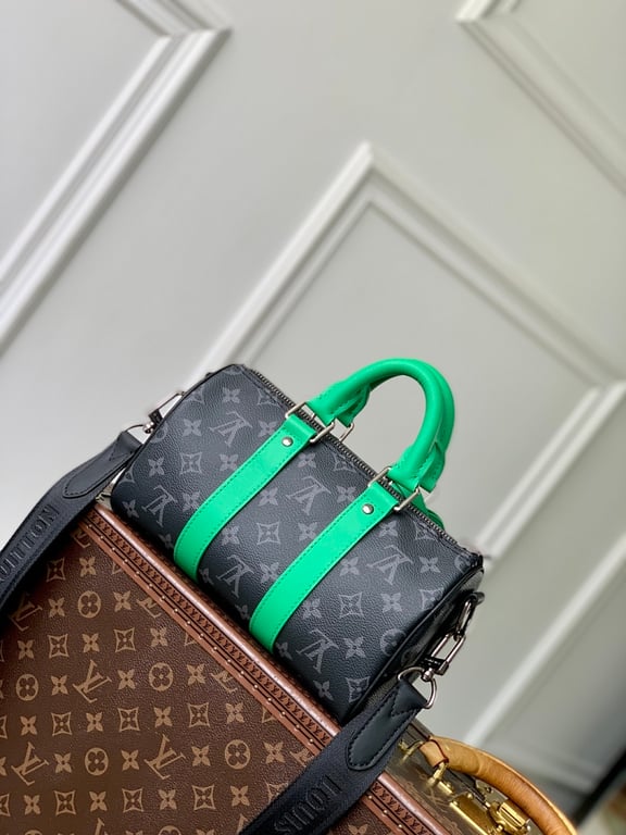 Louis Vuitton Keepall Bandoulière 25 Monogram Eclipse Green M25885 - 8