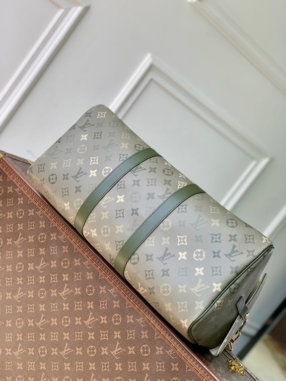 Louis Vuitton Keepall Green Monogram - 9