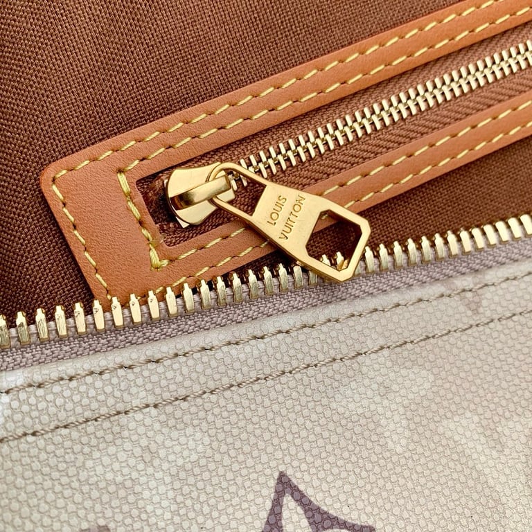 Louis Vuitton Keepall Monogram Beige - 4