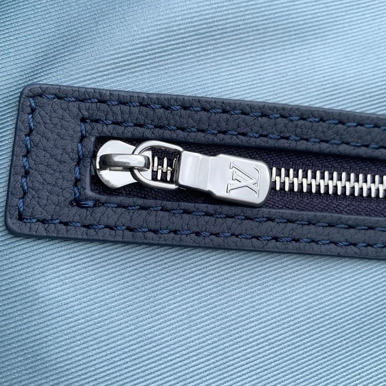 Louis Vuitton Keepall Navy Monogram - 4