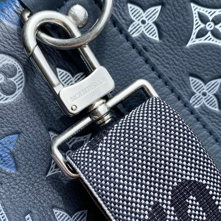 Louis Vuitton Keepall Navy Monogram - 5