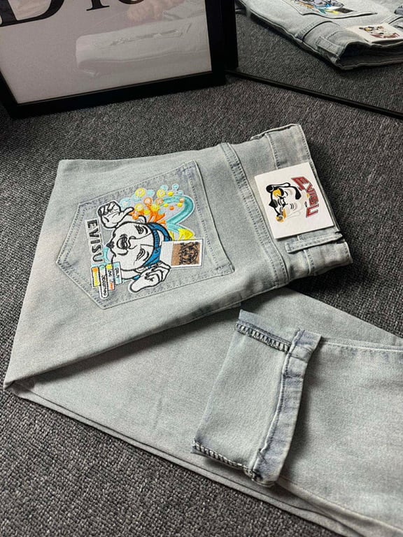 Evisu Light Wash Graphic Jeans - 4