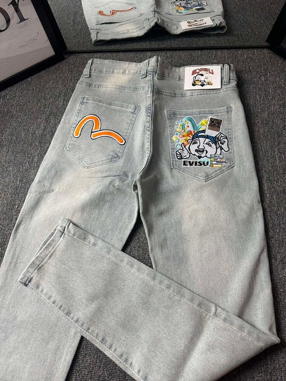 Evisu Light Wash Graphic Jeans - 6