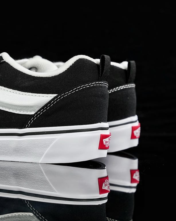 Vans Knu Skool Black White - 4