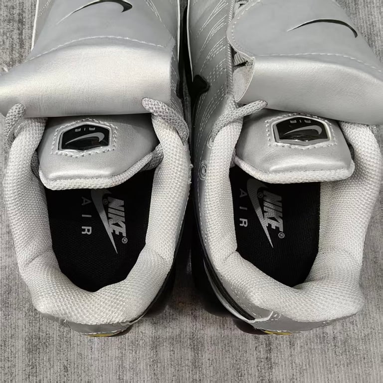Air Max Plus Tiempo - 19