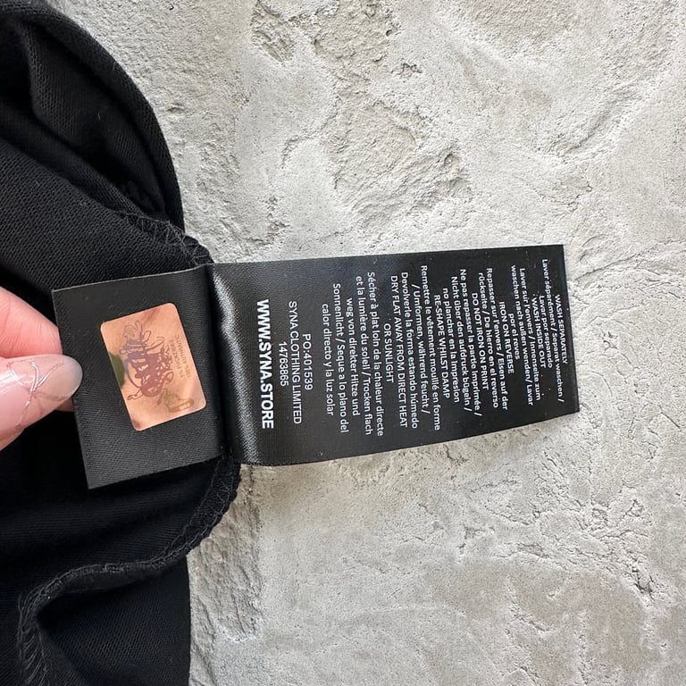 Syna World Disclaimer Tee Black - 14