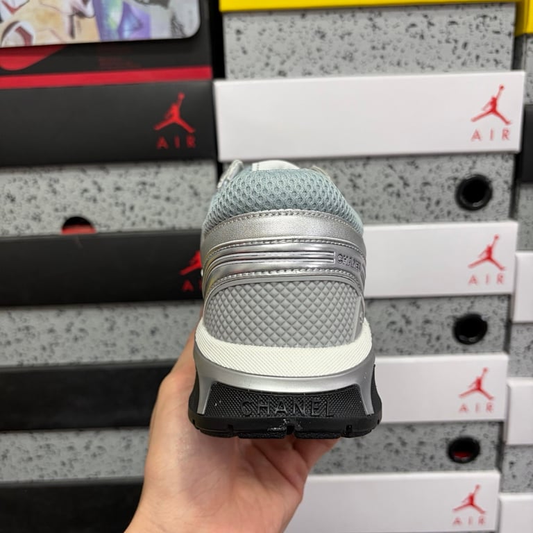 Chanel G39792 Sneakers Grey Silver - 4