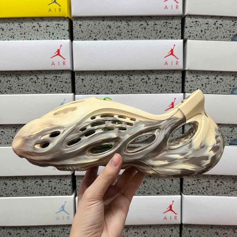 Yeezy Foam Runner MX Cream Clay - 2