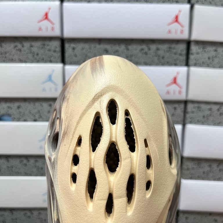 Yeezy Foam Runner MX Cream Clay - 6