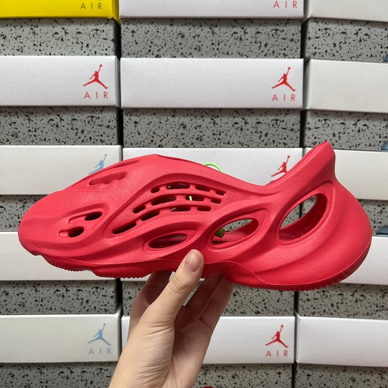 Yeezy Foam Runner Vermilion - 2
