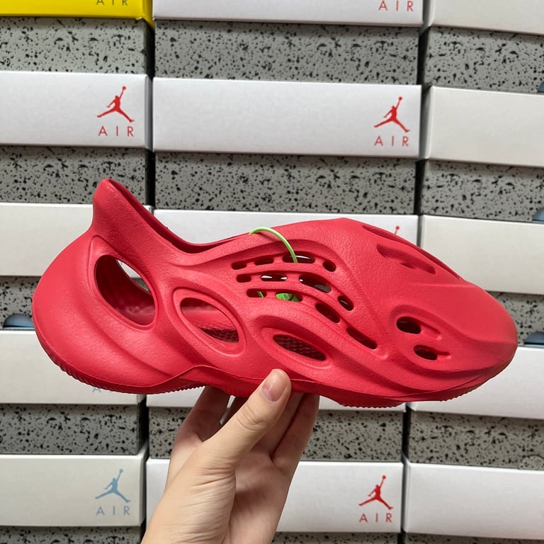 Yeezy Foam Runner Vermilion - 9