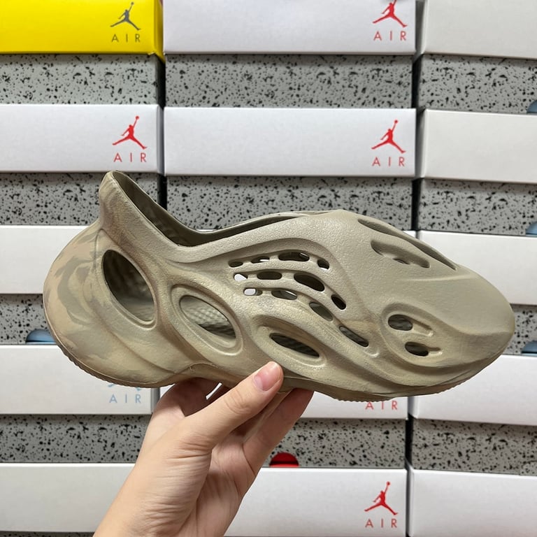 Yeezy Foam Runner Stone Sage - 9