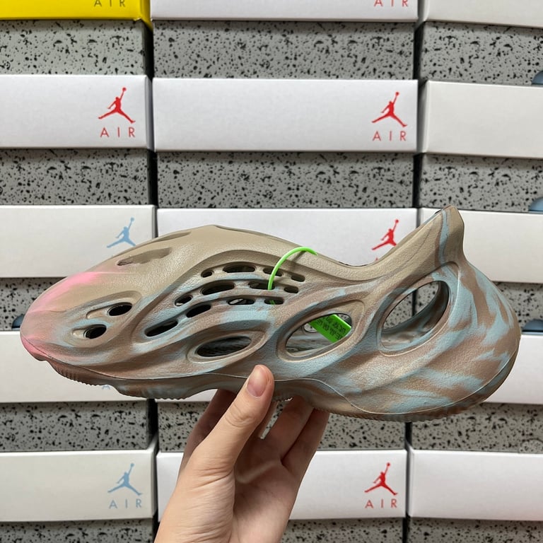 Yeezy Foam Runner MX Sand Grey (GY3969) - 2