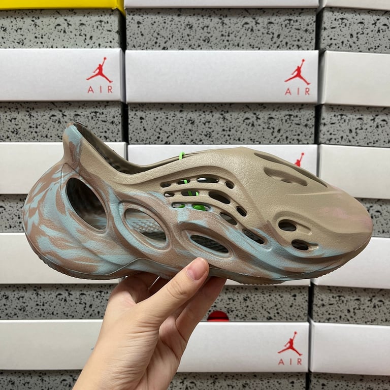 Yeezy Foam Runner MX Sand Grey (GY3969) - 9