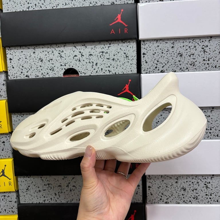 Yeezy Foam Runner Sand FY4567 - 2