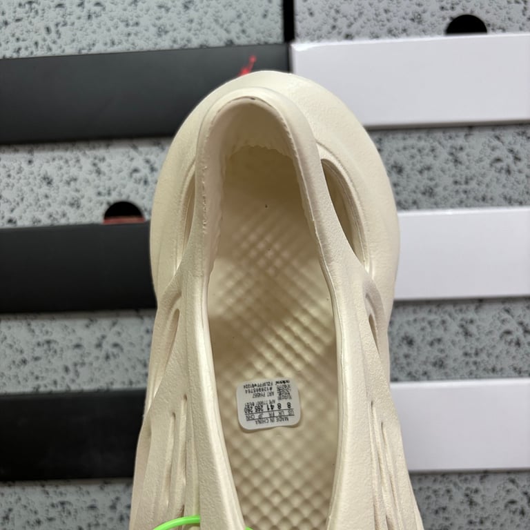 Yeezy Foam Runner Sand FY4567 - 6
