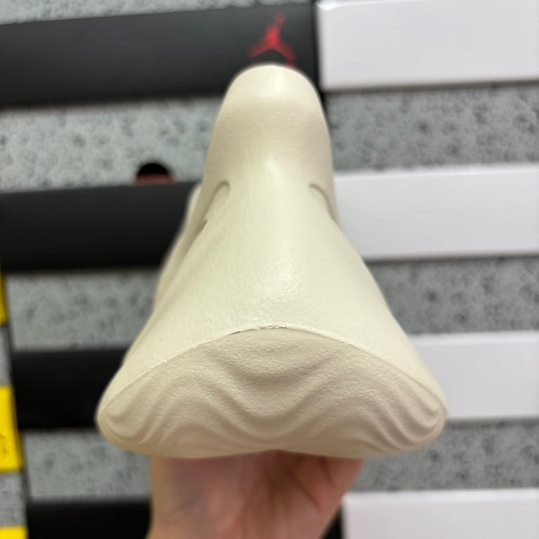 Yeezy Foam Runner Sand FY4567 - 8