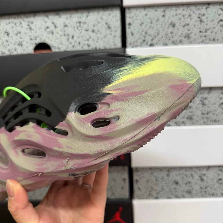 Yeezy Foam Runner IG9562 Black Pink - 5