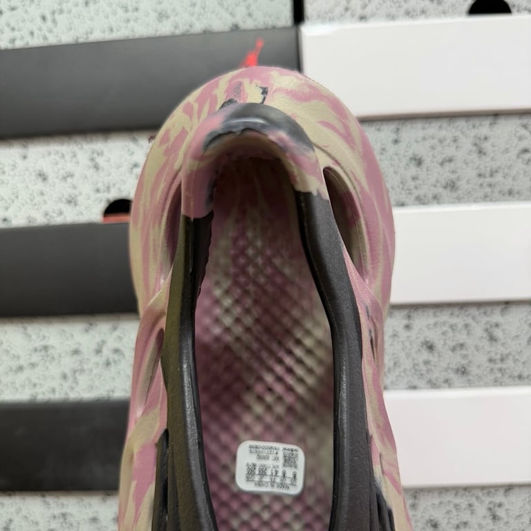 Yeezy Foam Runner IG9562 Black Pink - 6