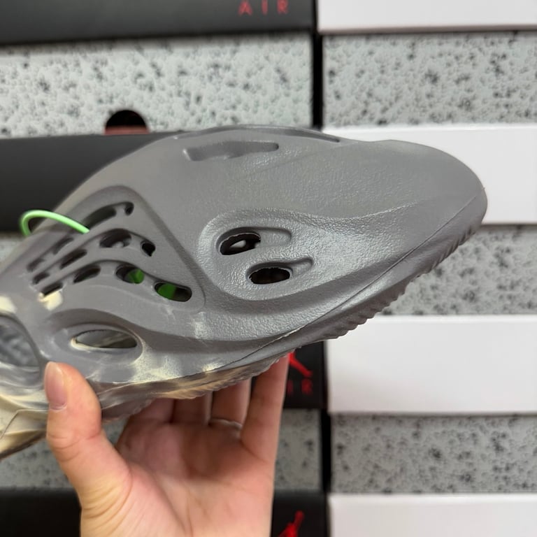 Yeezy Foam Runner MX Granite GV7904 - 5