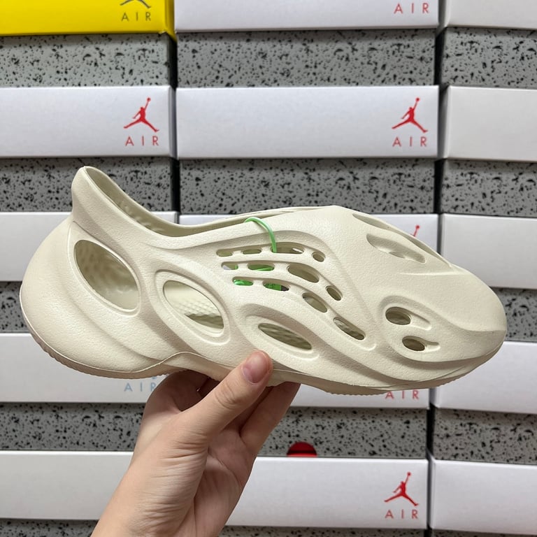 Yeezy Foam Runner Ararat - 9