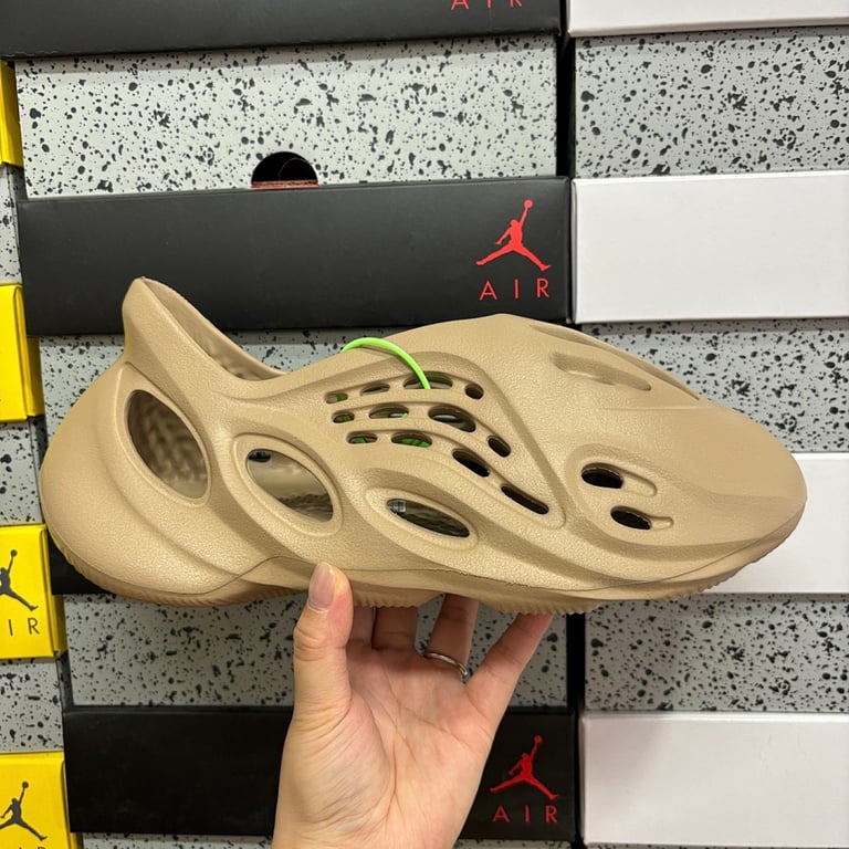 Yeezy Foam Runner Ochre GV6774 - 9