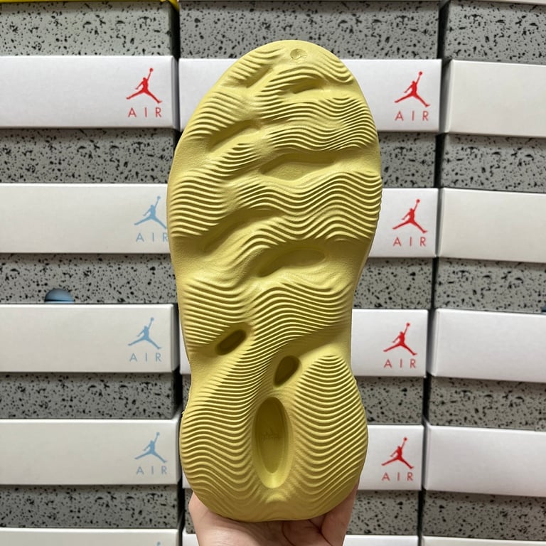 Yeezy Foam Runner Sulfur GV6775 - 3