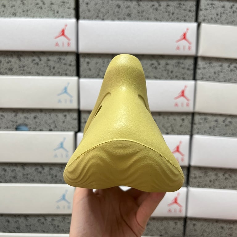 Yeezy Foam Runner Sulfur GV6775 - 4