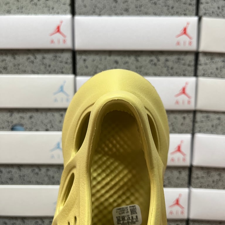 Yeezy Foam Runner Sulfur GV6775 - 5