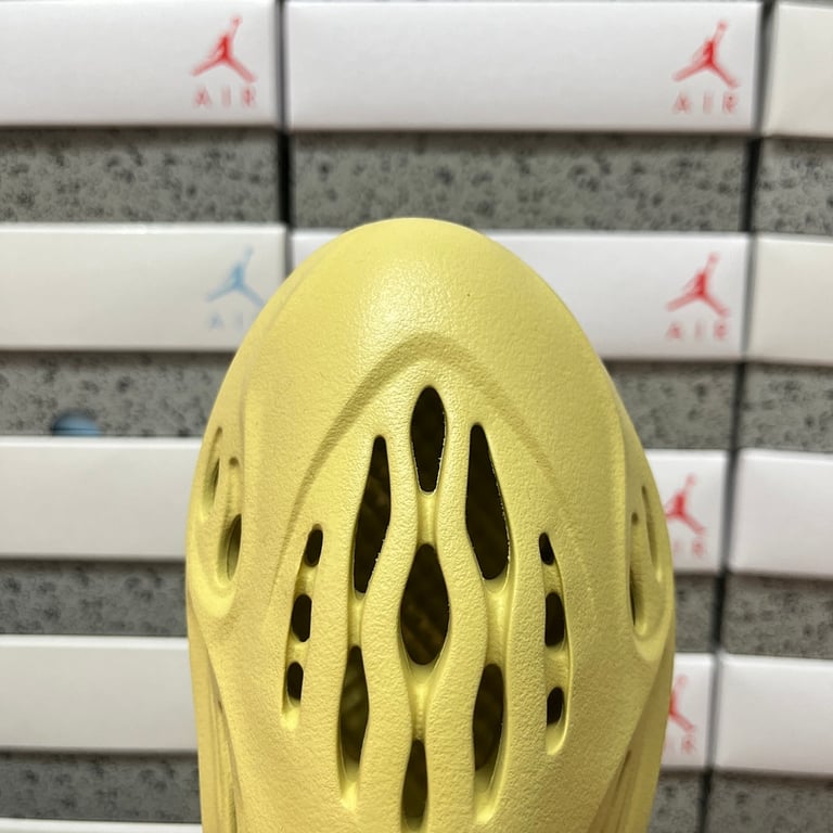 Yeezy Foam Runner Sulfur GV6775 - 6
