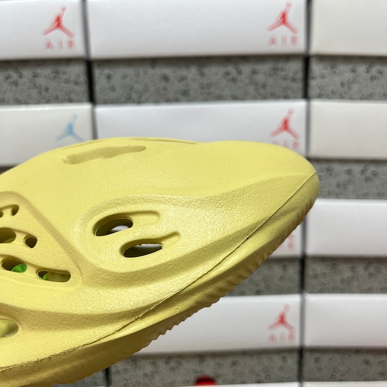 Yeezy Foam Runner Sulfur GV6775 - 8