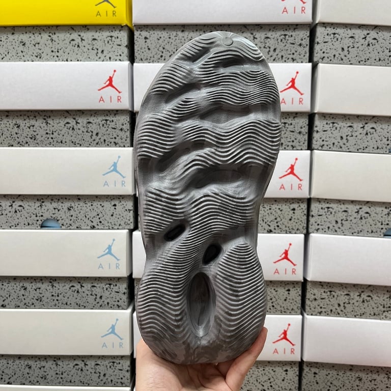 Yeezy Foam Runner MX Cinder Grey - 3