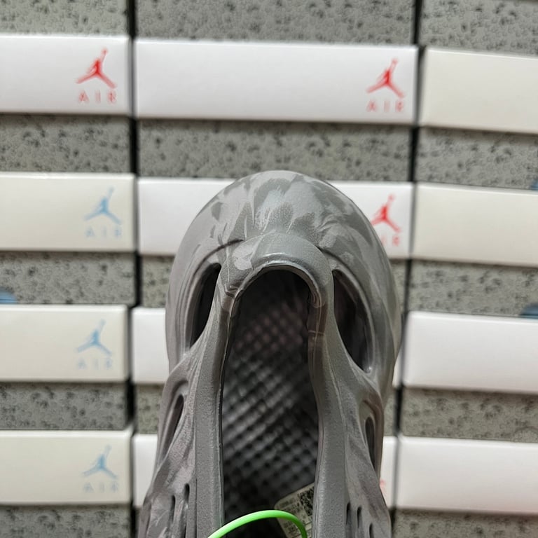 Yeezy Foam Runner MX Cinder Grey - 5