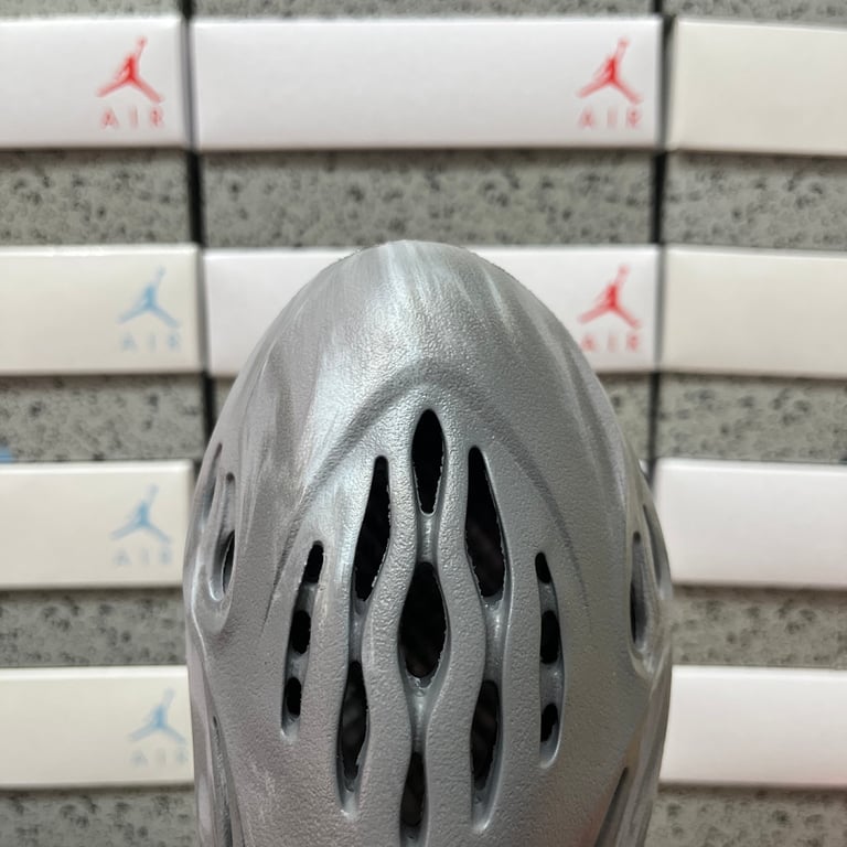 Yeezy Foam Runner MX Cinder Grey - 6