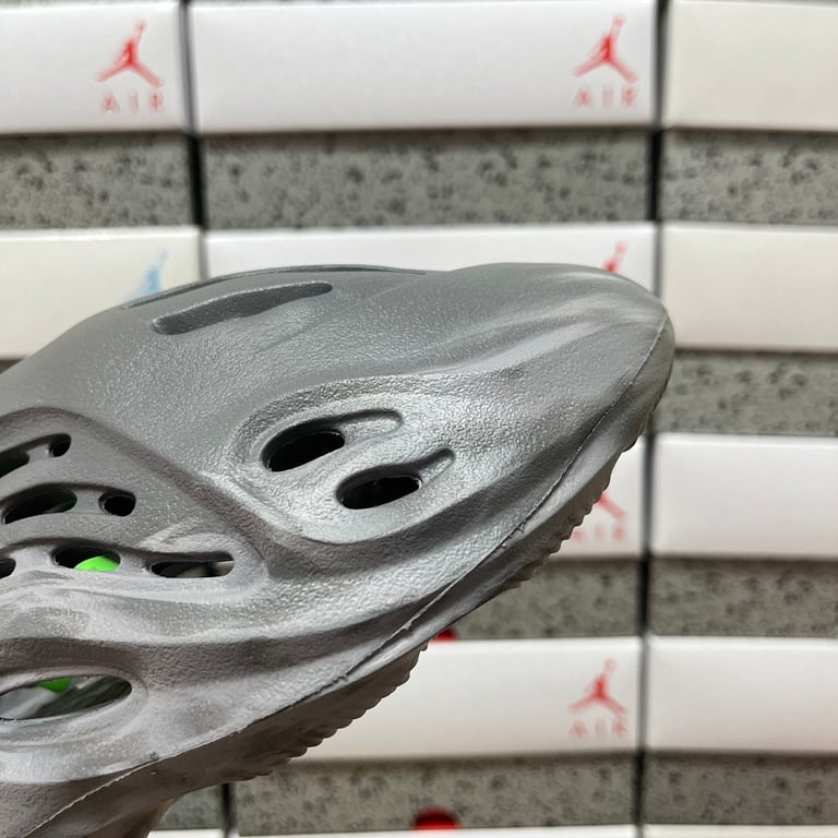 Yeezy Foam Runner MX Cinder Grey - 8