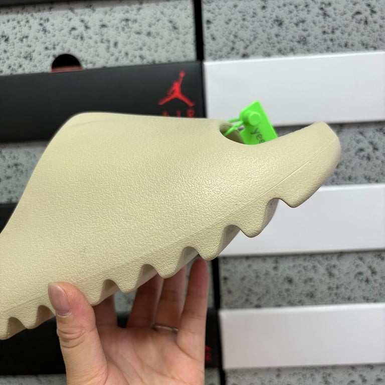 Yeezy Slide Bone FZ5897 - 5