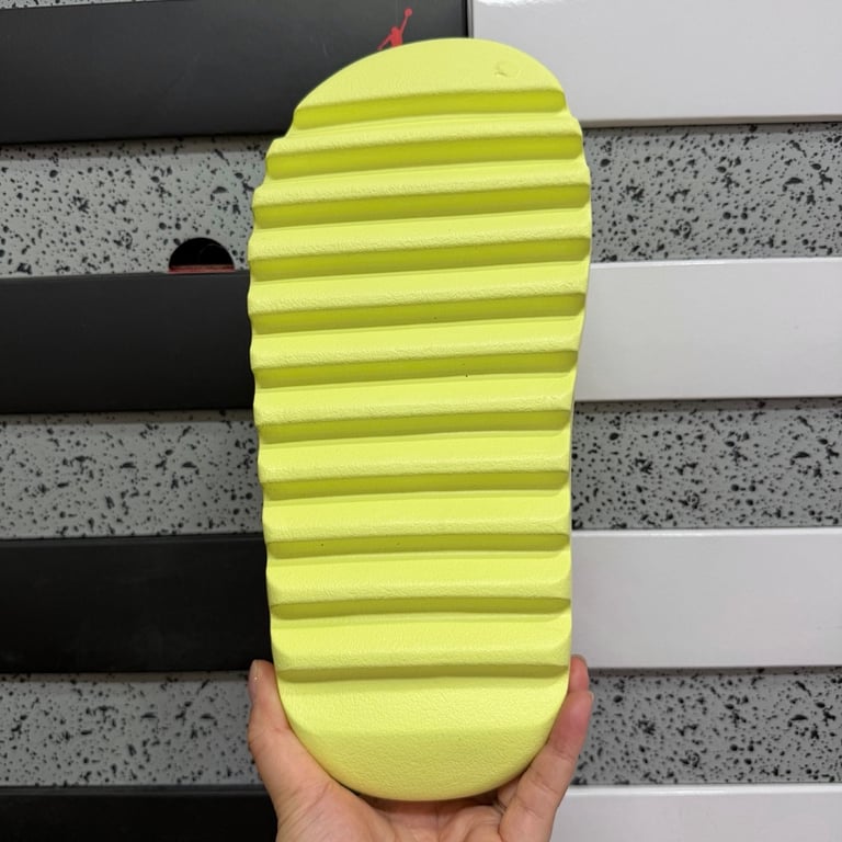 Yeezy Slide Glow Green - 3