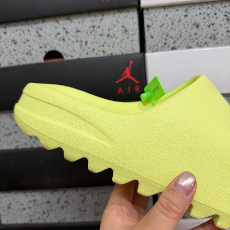 Yeezy Slide Glow Green - 4
