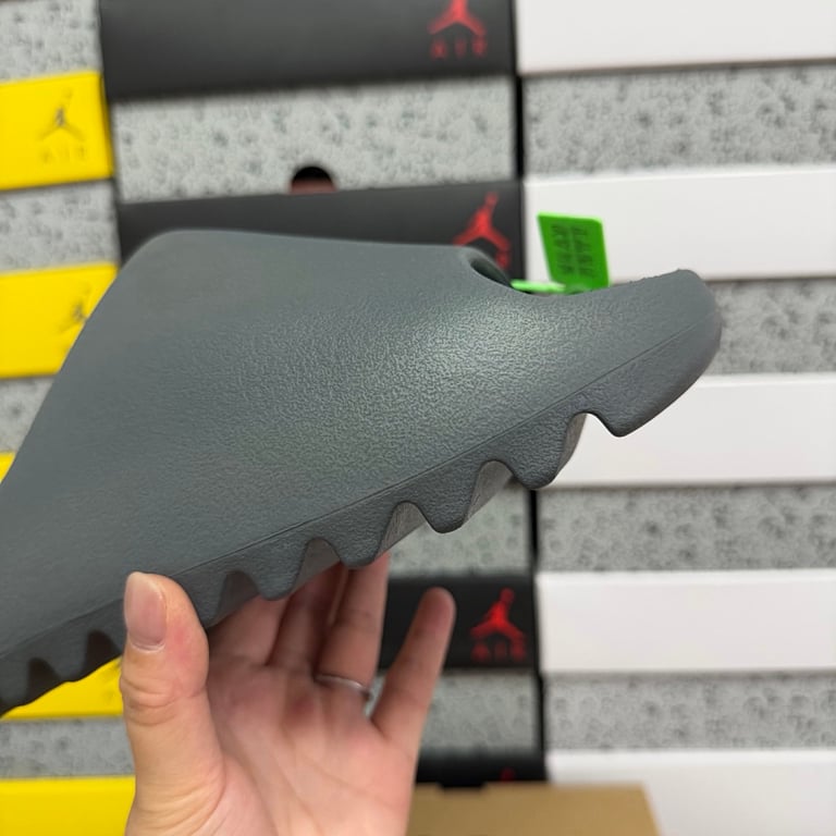 Yeezy Slide Granite - 5