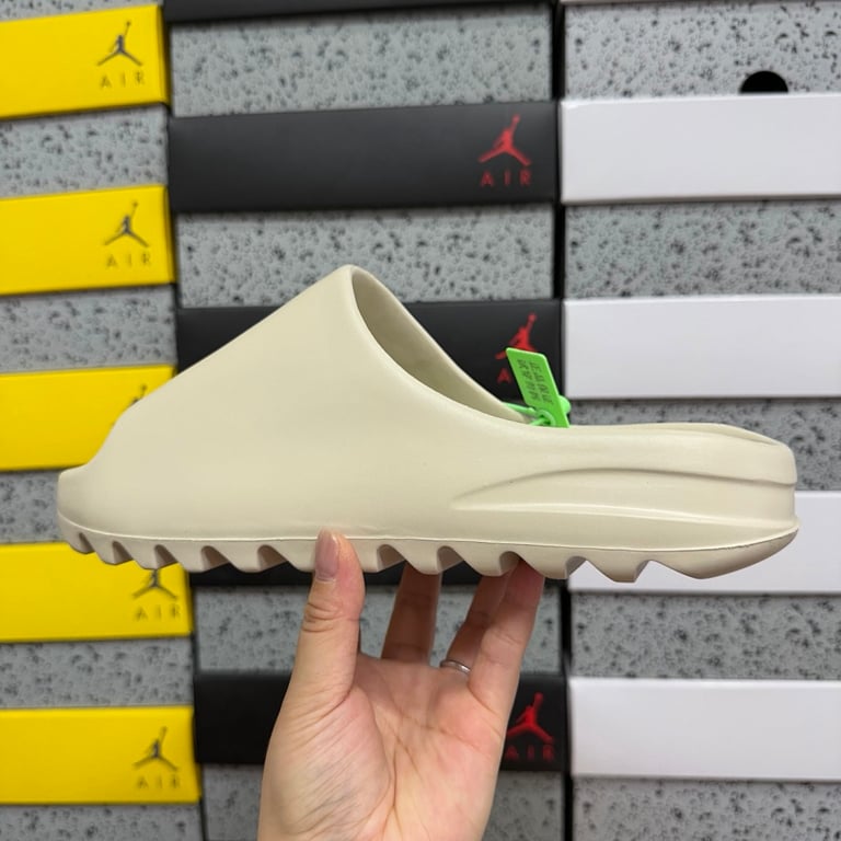 Yeezy Slide Bone FW6345 - 2