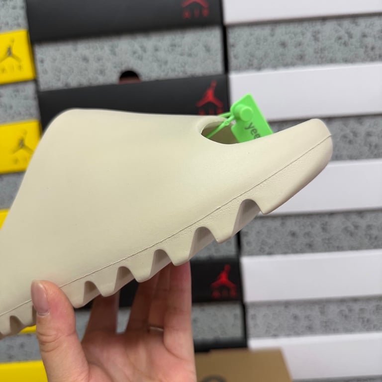 Yeezy Slide Bone FW6345 - 5
