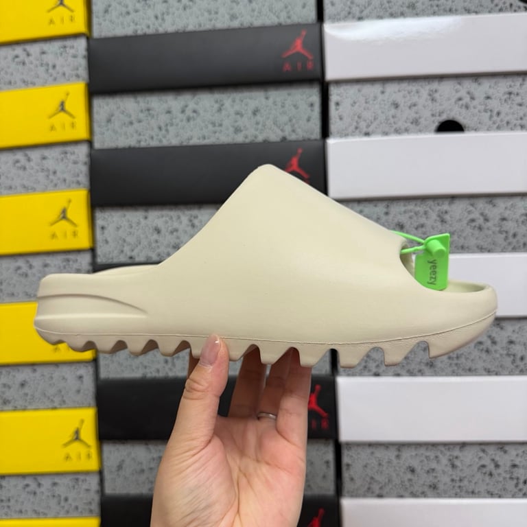 Yeezy Slide Bone FW6345 - 9