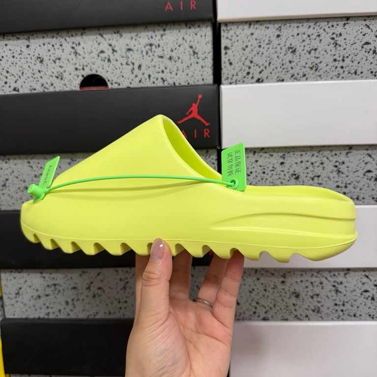 Yeezy Slide Glow Green - 2