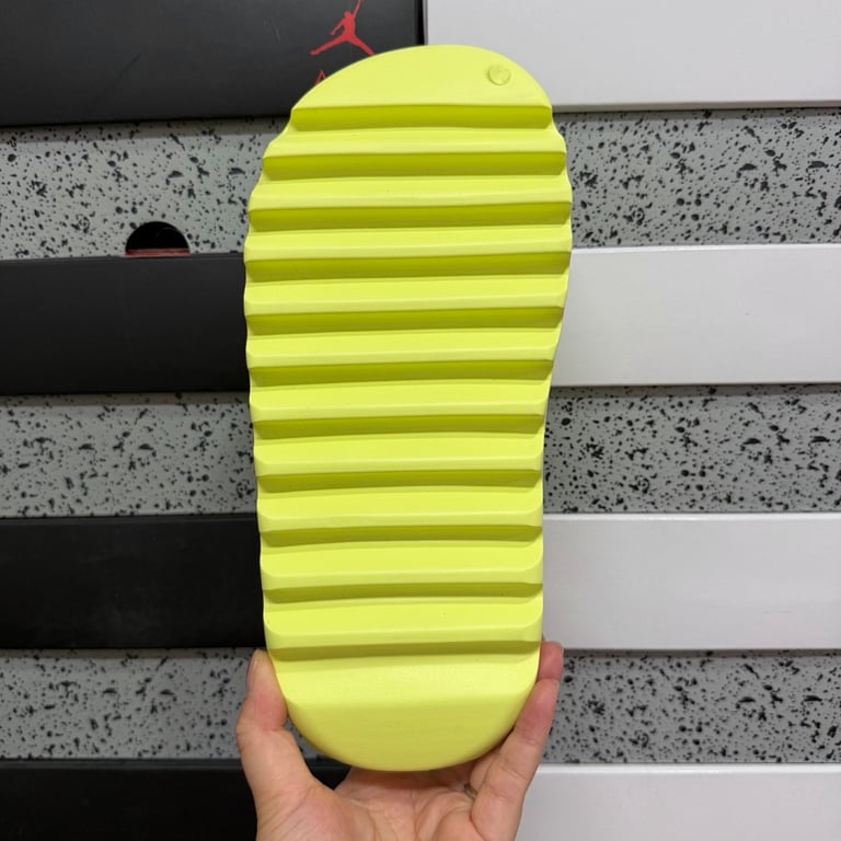 Yeezy Slide Glow Green - 3