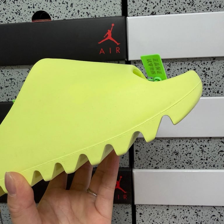 Yeezy Slide Glow Green - 5