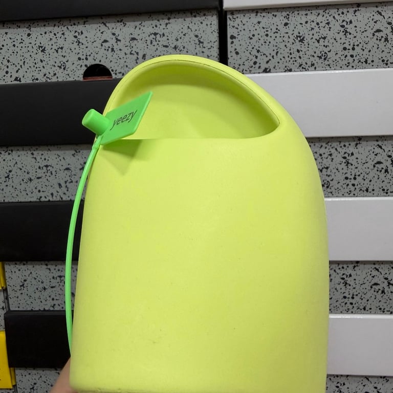 Yeezy Slide Glow Green - 7