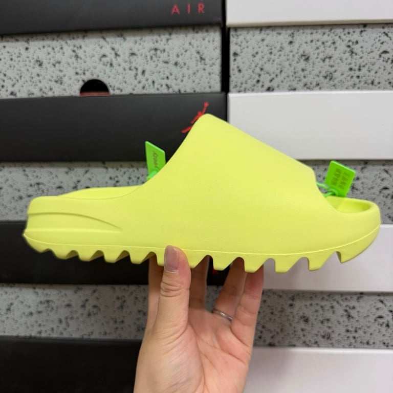 Yeezy Slide Glow Green - 9