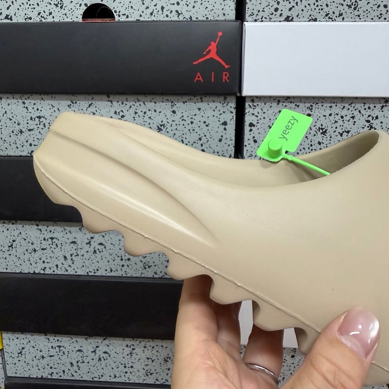 Yeezy Slide Pure GZ5554 - 4